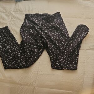 Old Navy Black and Gray Leopard Active Leggings